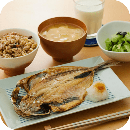 塩分控えめアジの干物和朝食