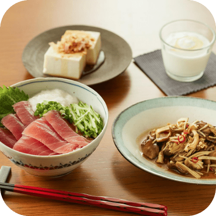 まぐろの山かけ丼の栄養豊富なヘルシー定食