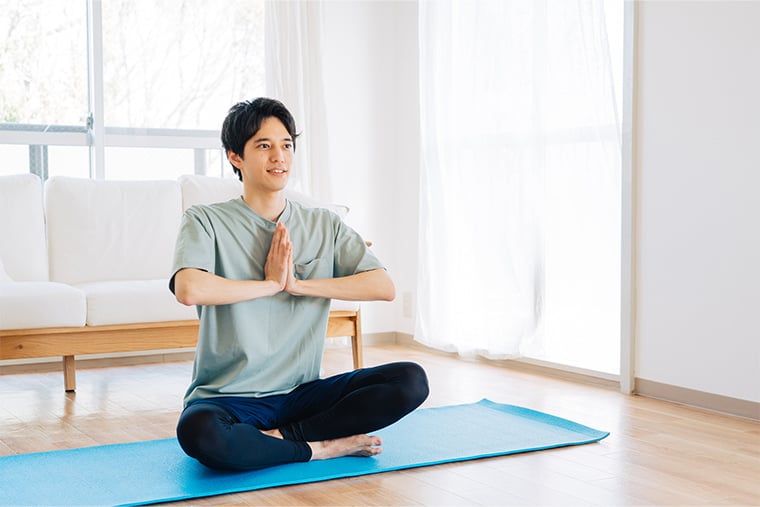 だるい日々が続くあなたに！超簡単チベット体操のススメ