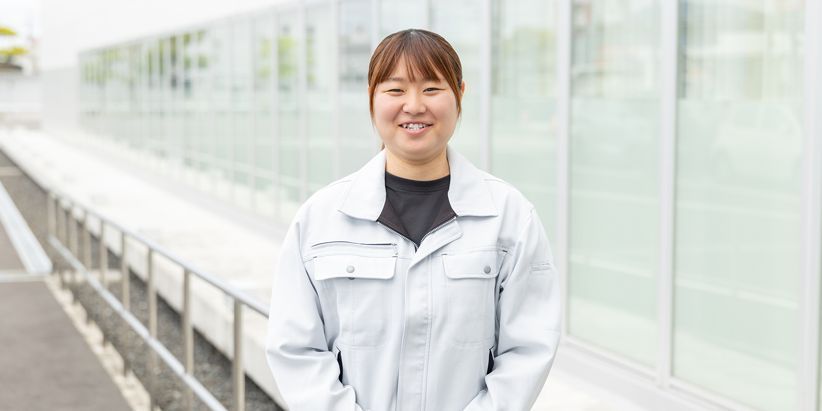 先輩社員の写真